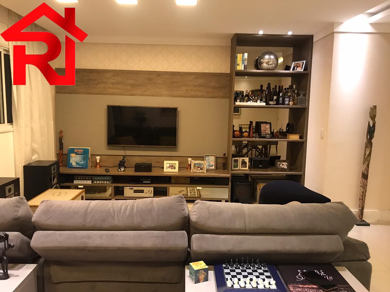 Apartamento à venda com 3 quartos, 121m² - Foto 3