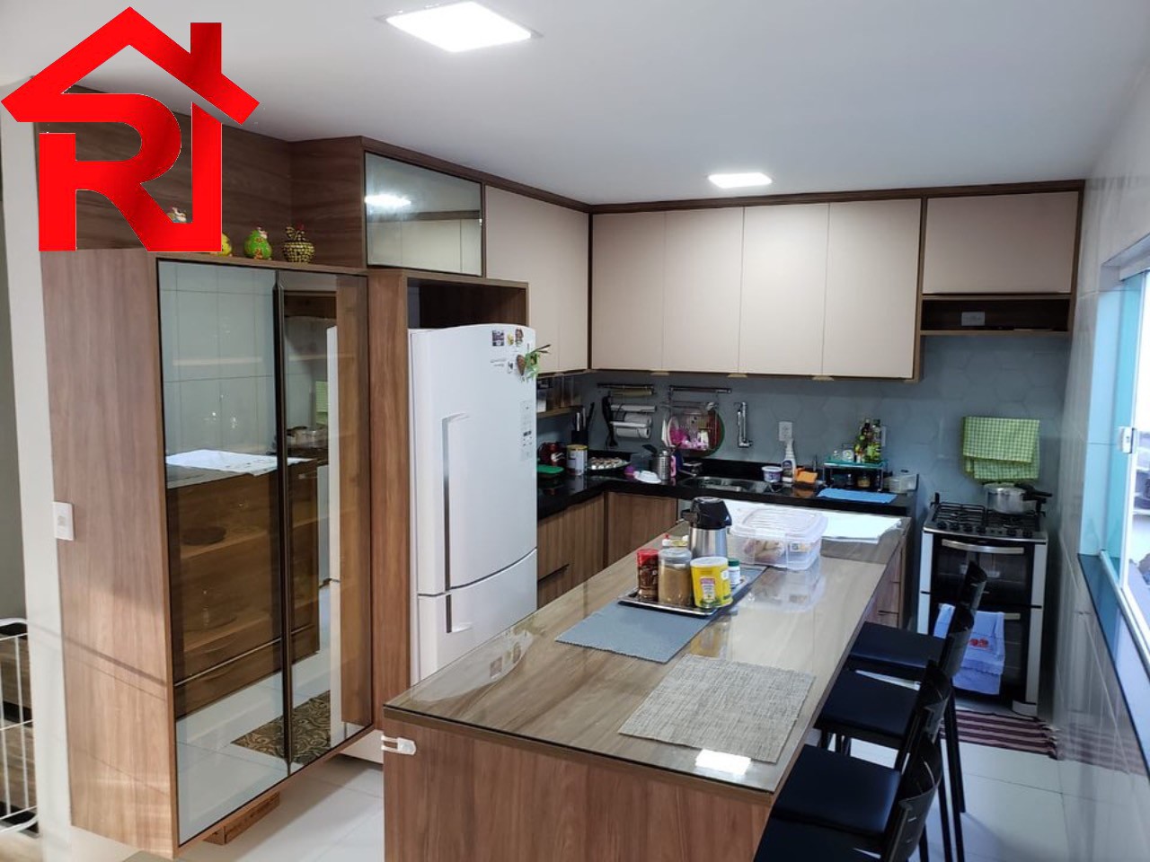 Casa à venda com 4 quartos, 300m² - Foto 5