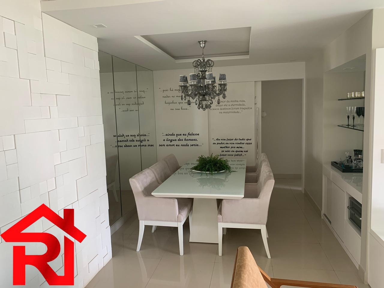 Apartamento à venda com 4 quartos, 178m² - Foto 1