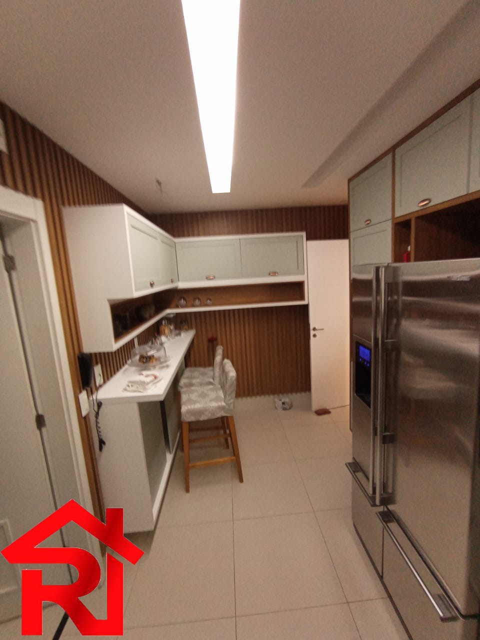 Apartamento à venda com 3 quartos, 193m² - Foto 7