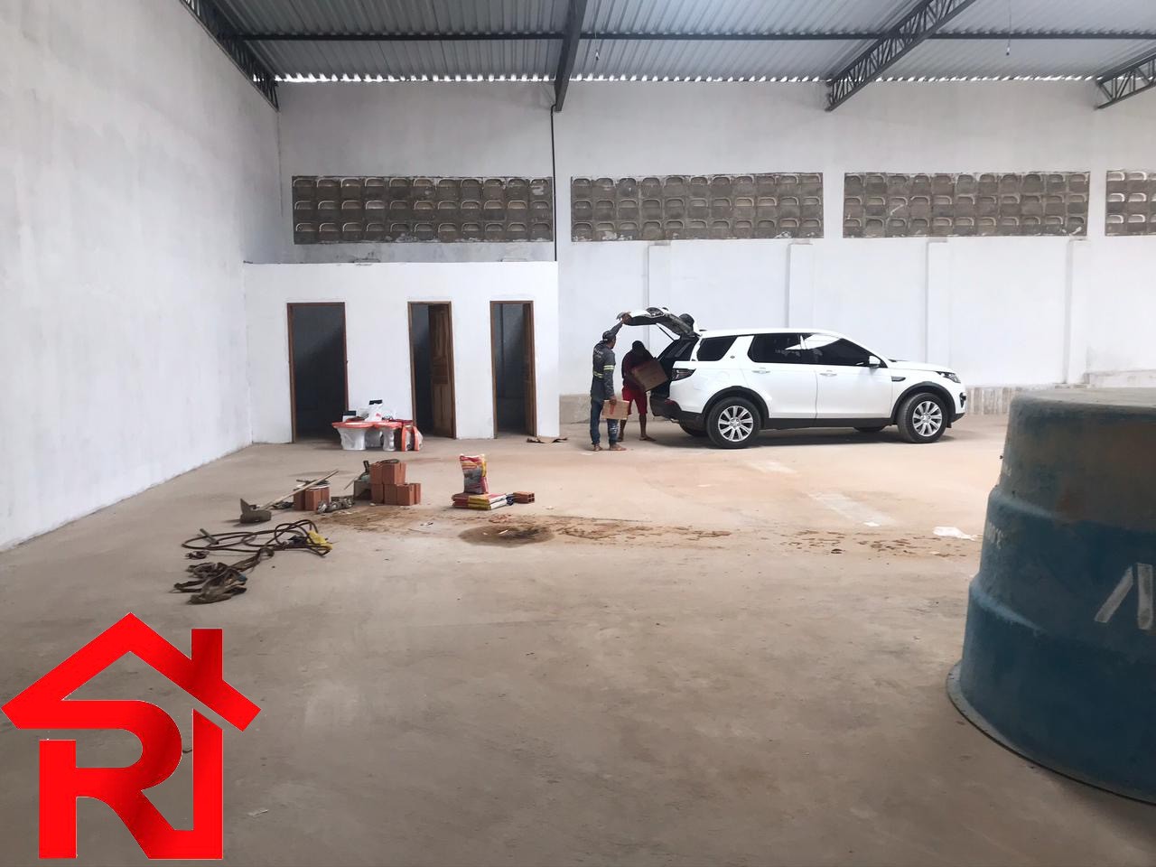 Depósito-Galpão-Armazém para alugar, 330m² - Foto 2