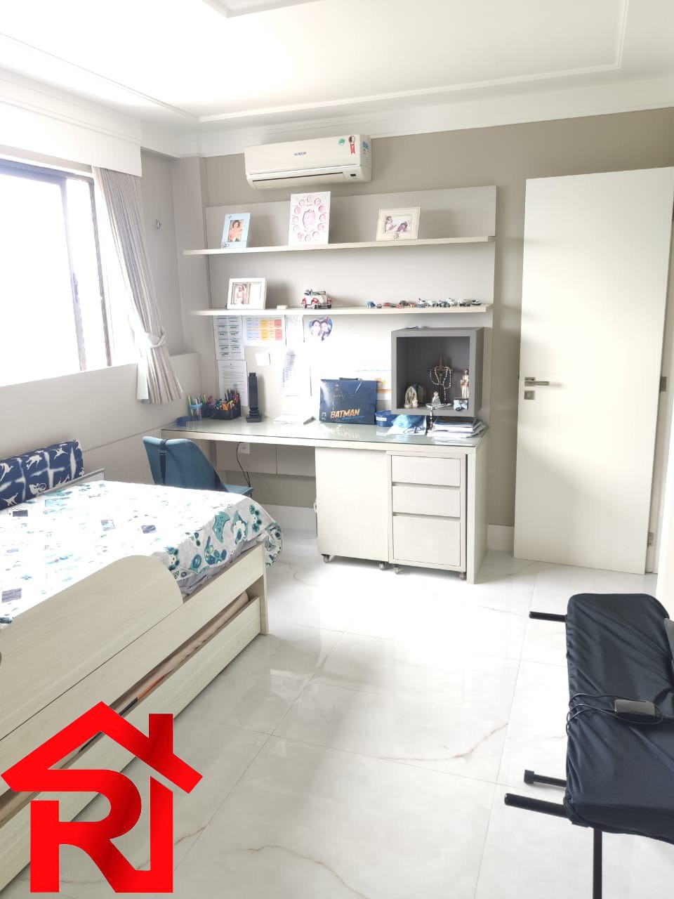 Apartamento à venda com 4 quartos, 198m² - Foto 9