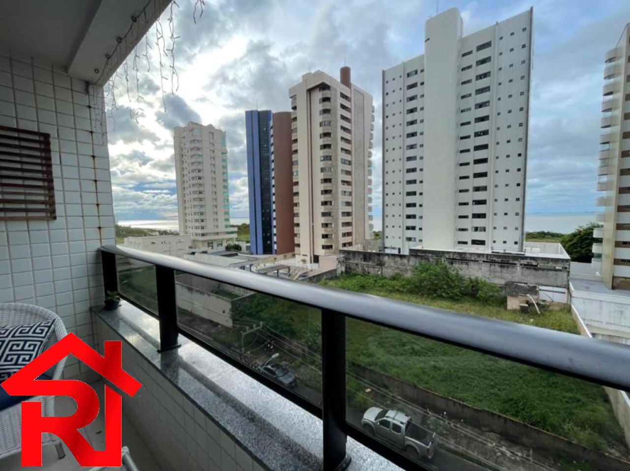 Apartamento à venda com 3 quartos, 145m² - Foto 3