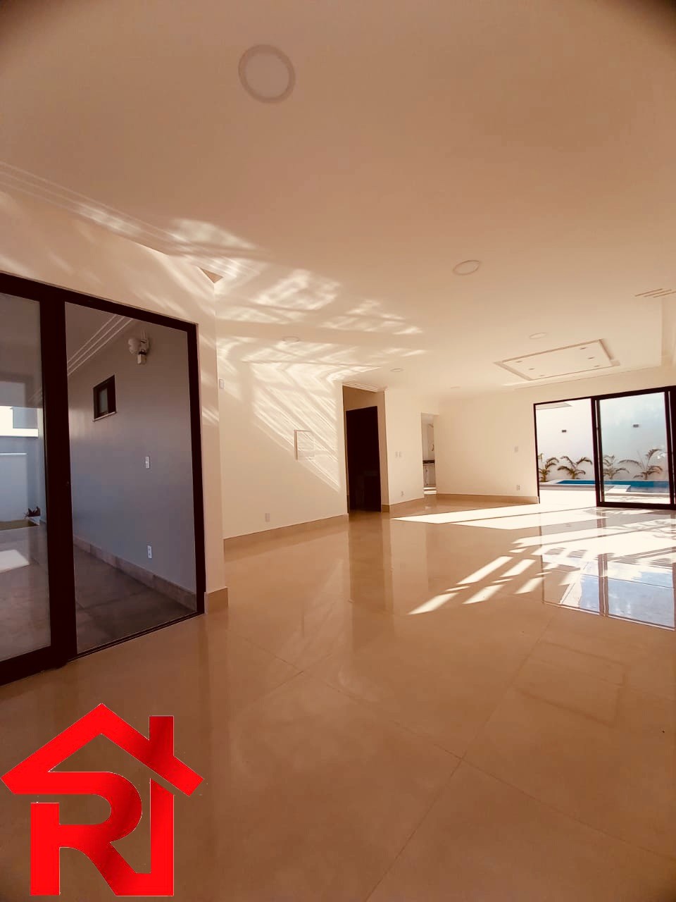 Casa à venda com 5 quartos, 462m² - Foto 2