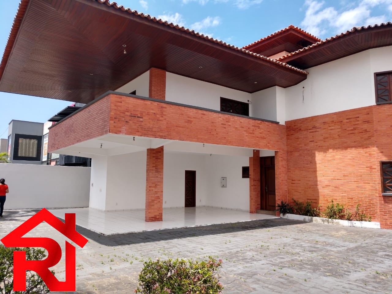 Casa para alugar com 5 quartos, 800m² - Foto 1