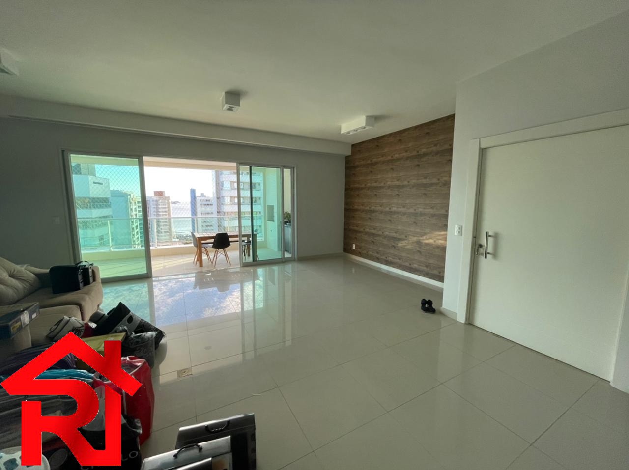 Apartamento para alugar com 4 quartos, 183m² - Foto 6