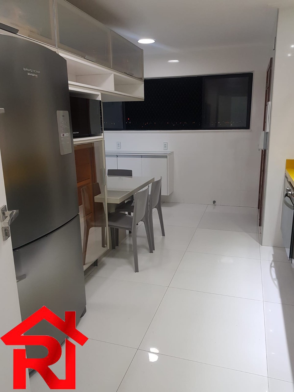 Apartamento à venda com 3 quartos, 134m² - Foto 19