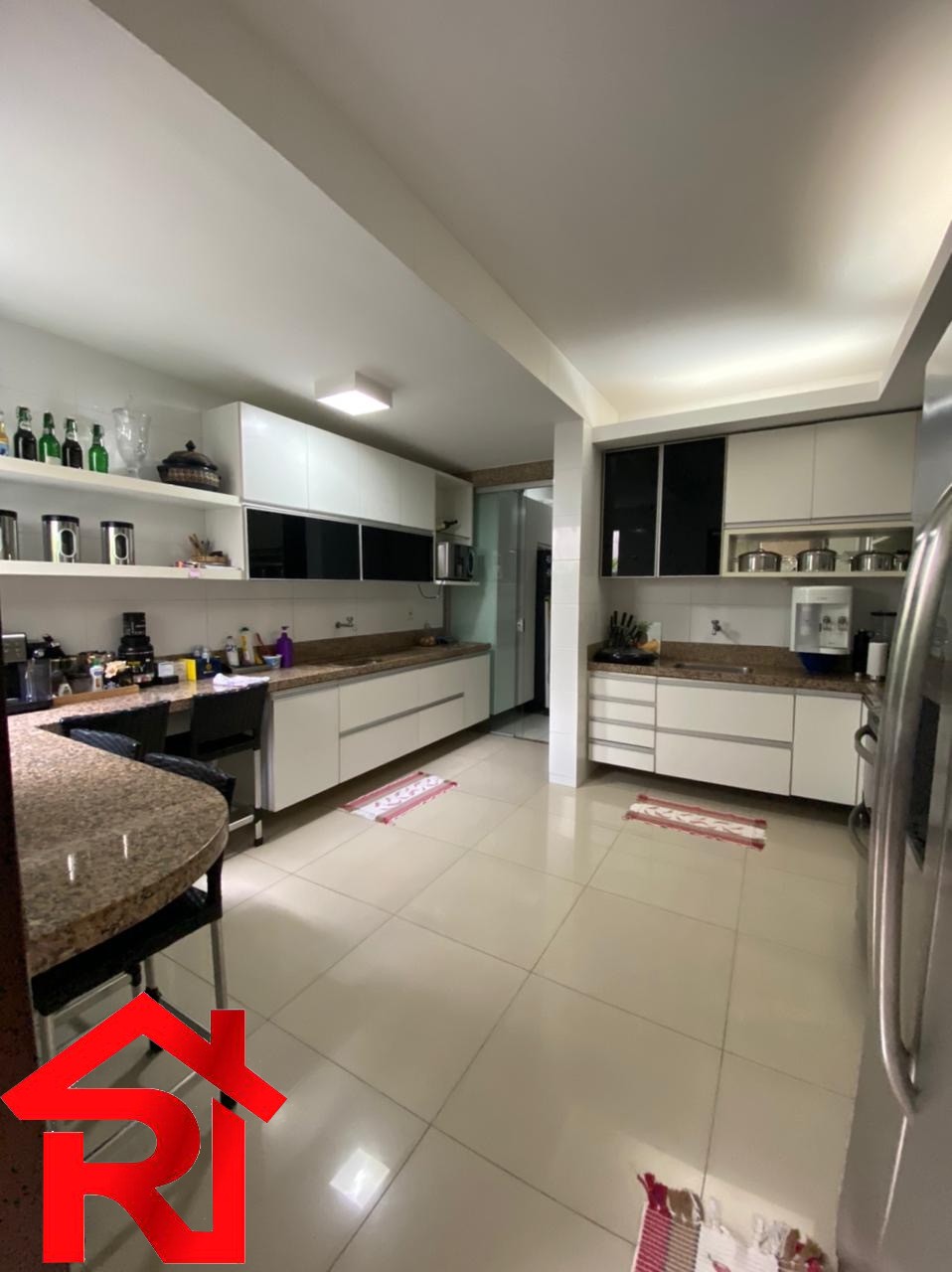 Casa à venda com 3 quartos, 300m² - Foto 6