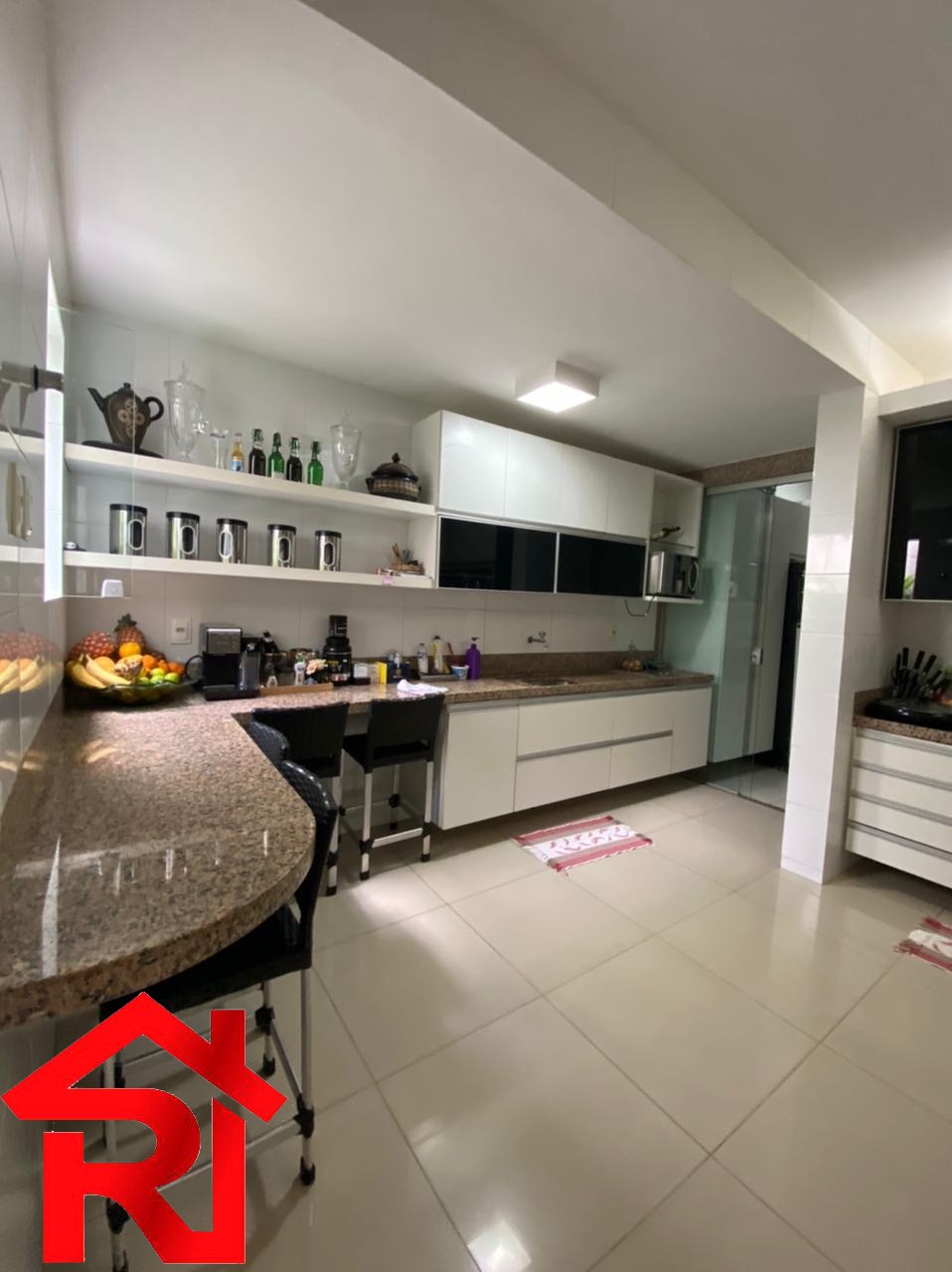 Casa à venda com 3 quartos, 300m² - Foto 7