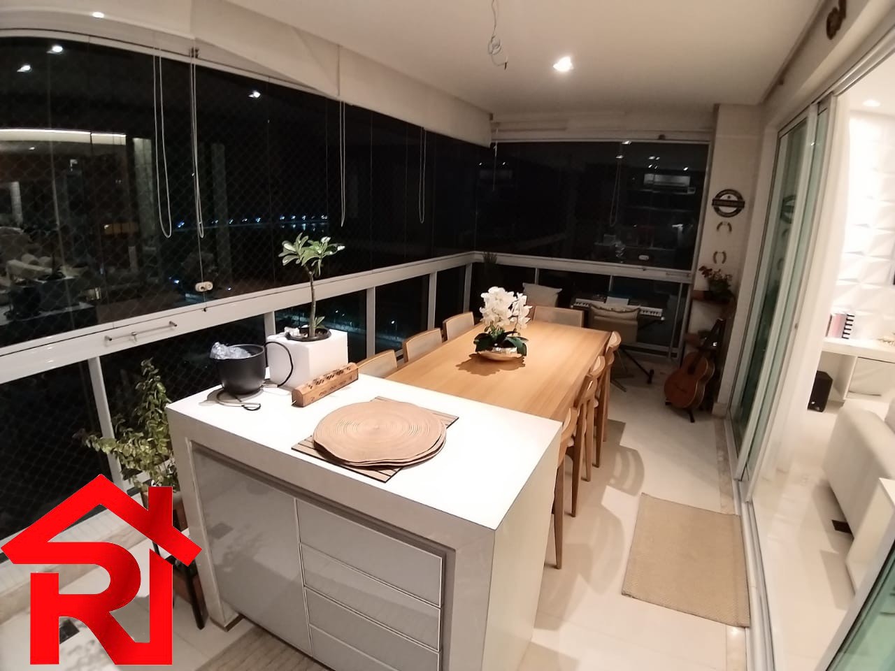 Apartamento à venda com 3 quartos, 183m² - Foto 4