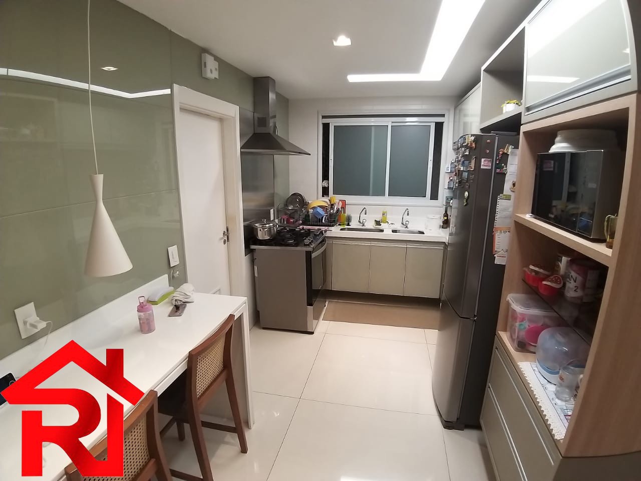 Apartamento à venda com 3 quartos, 183m² - Foto 10