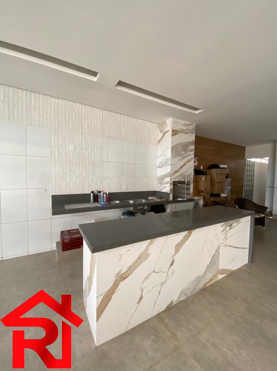 Casa à venda com 3 quartos, 300m² - Foto 4