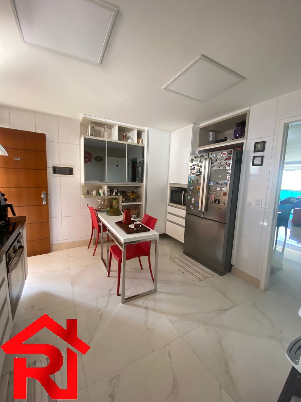 Apartamento à venda com 3 quartos, 145m² - Foto 11