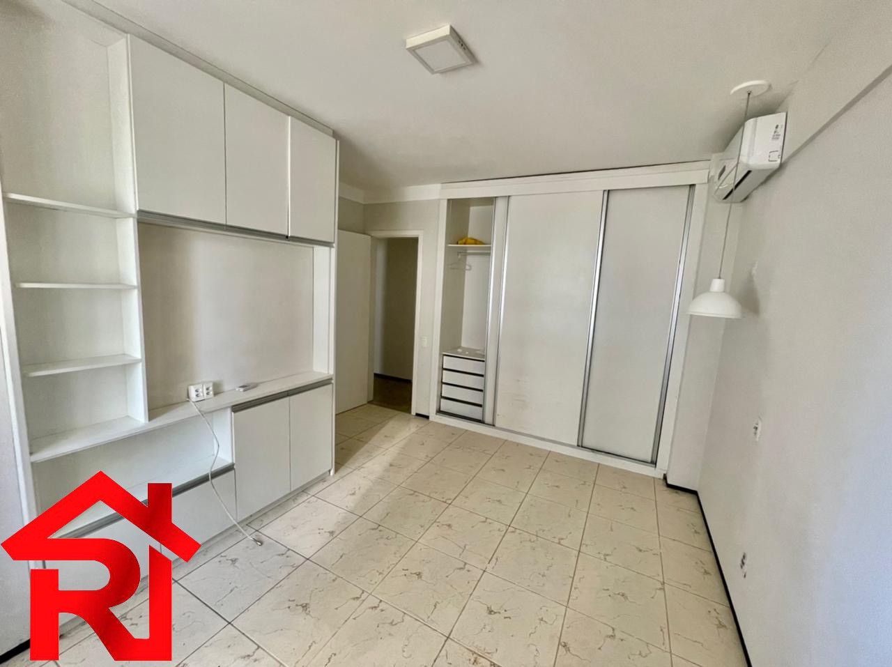 Apartamento à venda com 3 quartos, 180m² - Foto 6