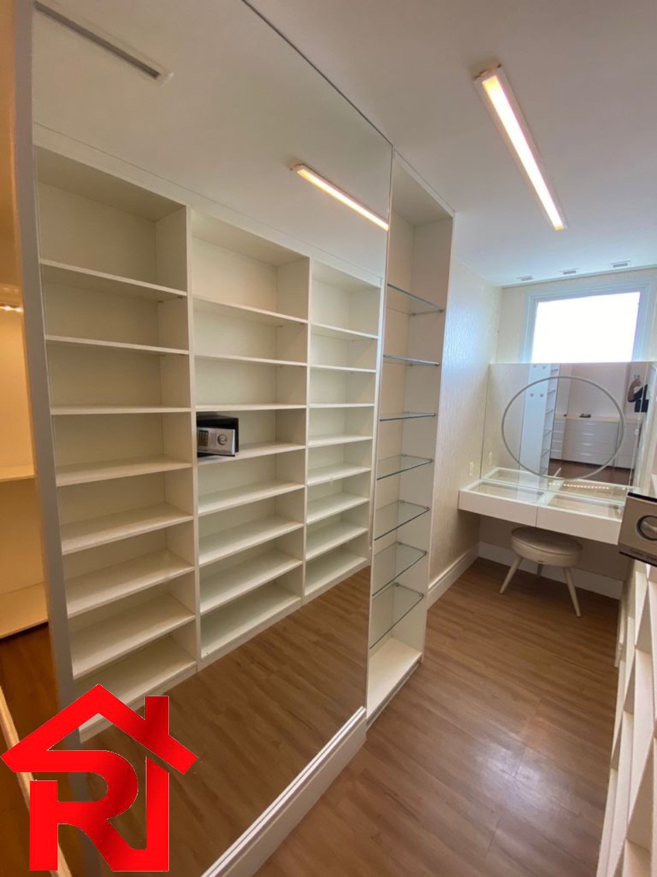 Apartamento para alugar com 3 quartos, 250m² - Foto 8