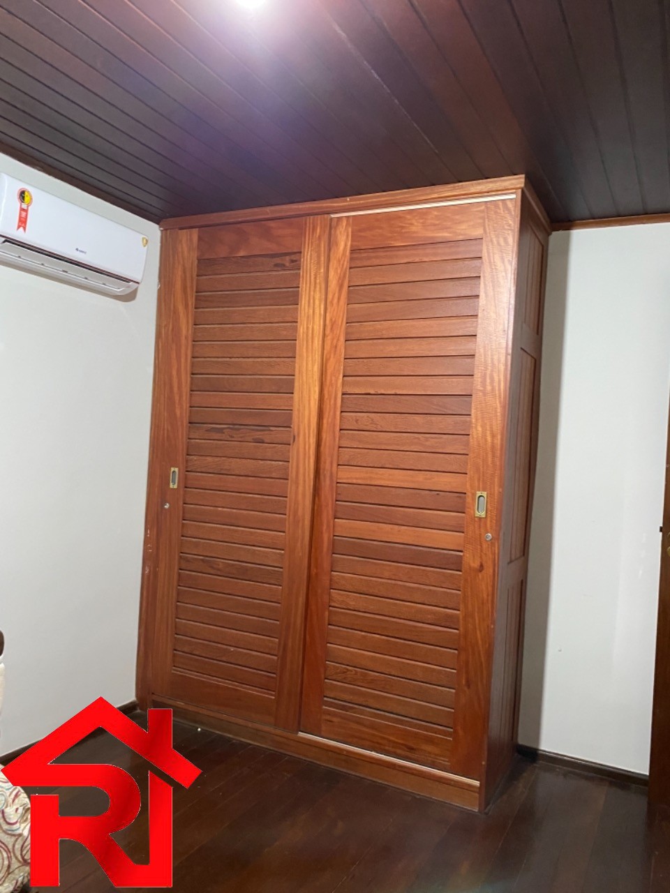 Casa à venda com 6 quartos, 350m² - Foto 10