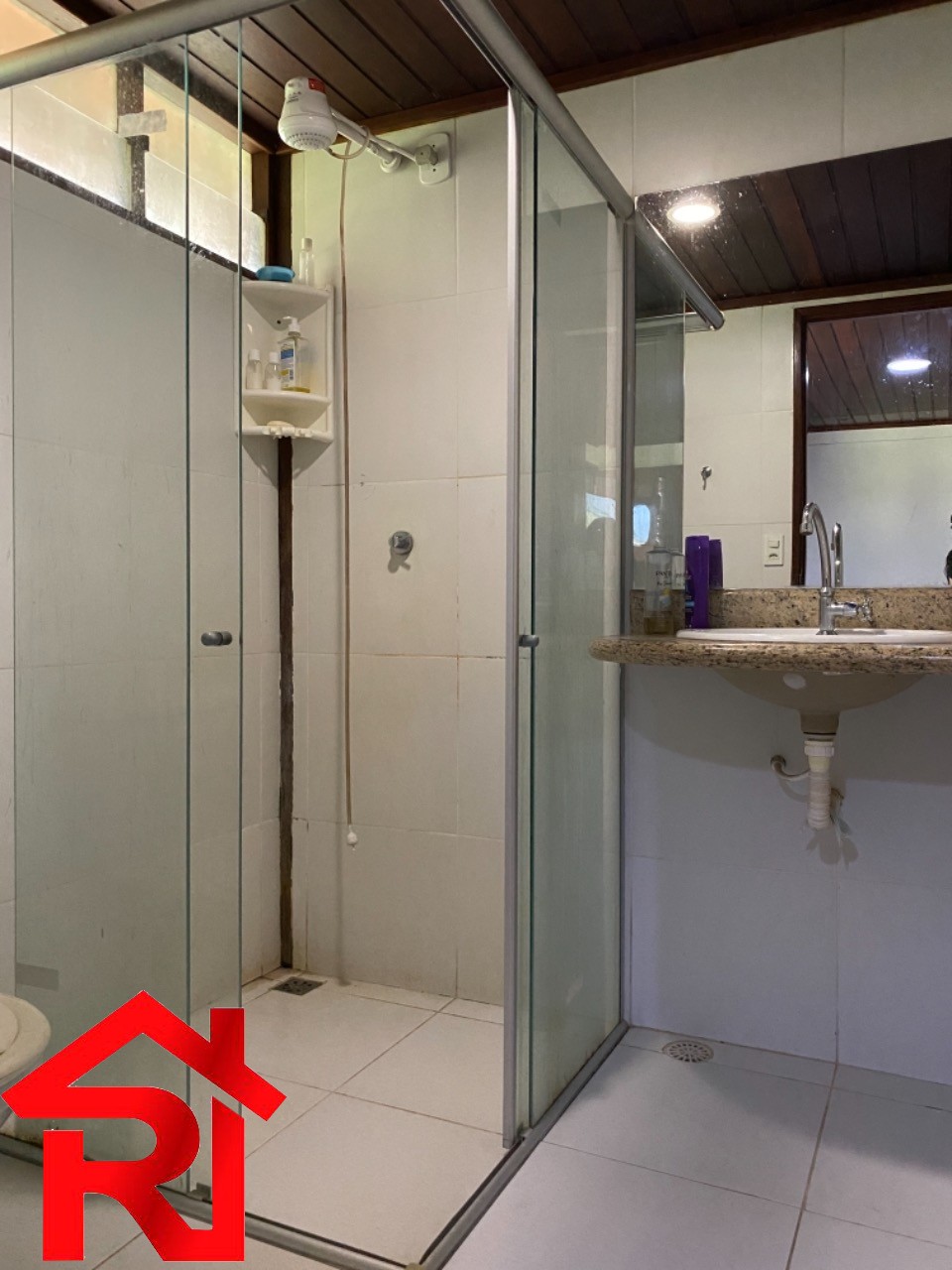 Casa à venda com 6 quartos, 350m² - Foto 17