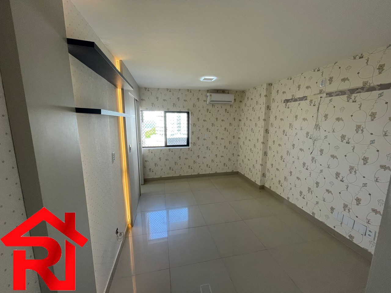 Apartamento à venda com 3 quartos, 170m² - Foto 11