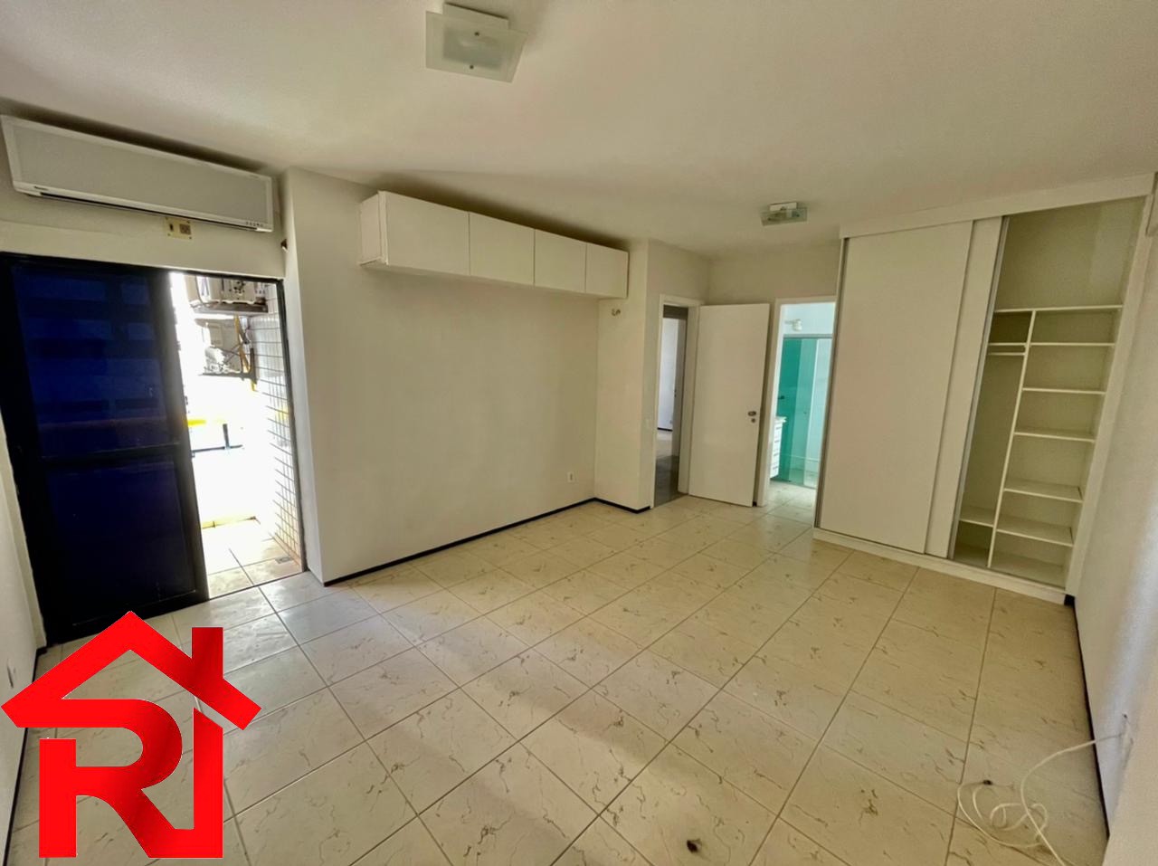 Apartamento à venda com 3 quartos, 180m² - Foto 8