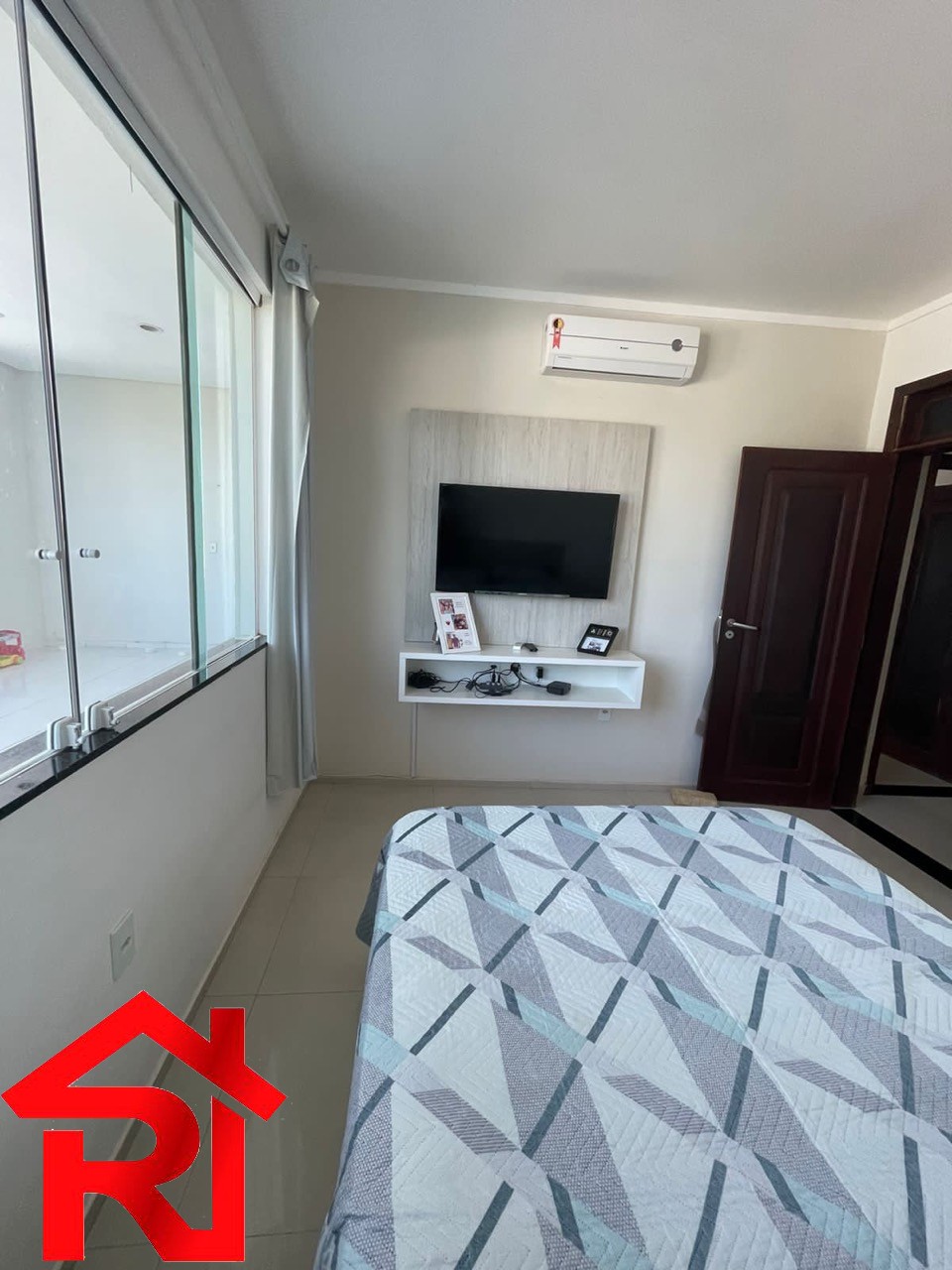 Casa à venda com 5 quartos, 344m² - Foto 17