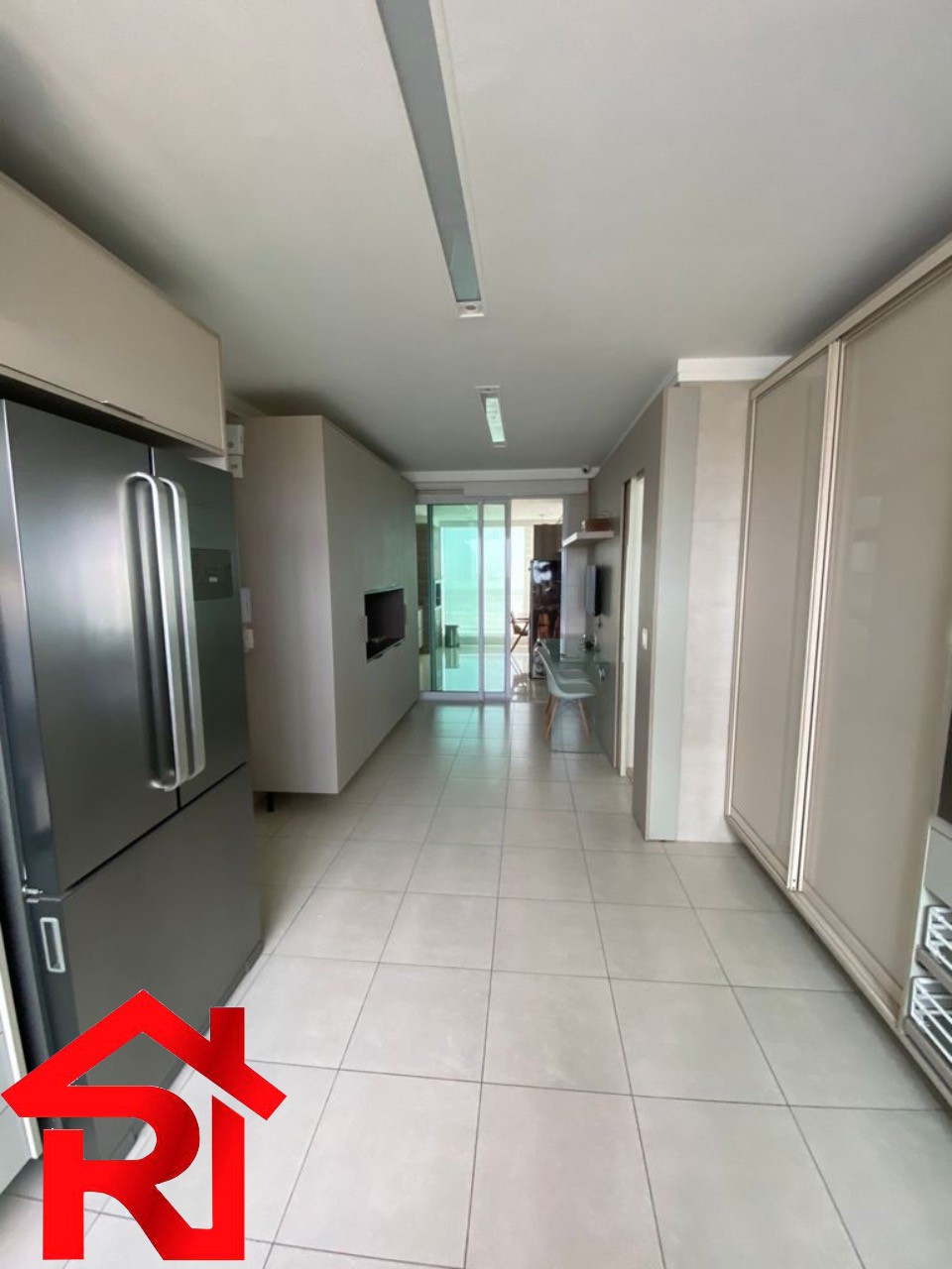 Apartamento para alugar com 3 quartos, 250m² - Foto 14