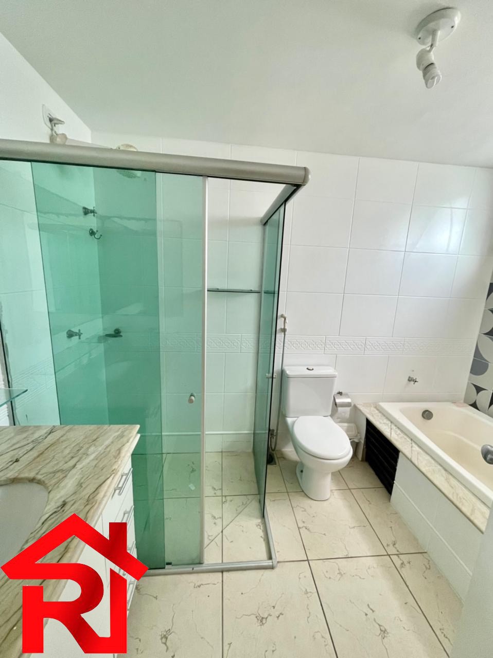 Apartamento à venda com 3 quartos, 180m² - Foto 9