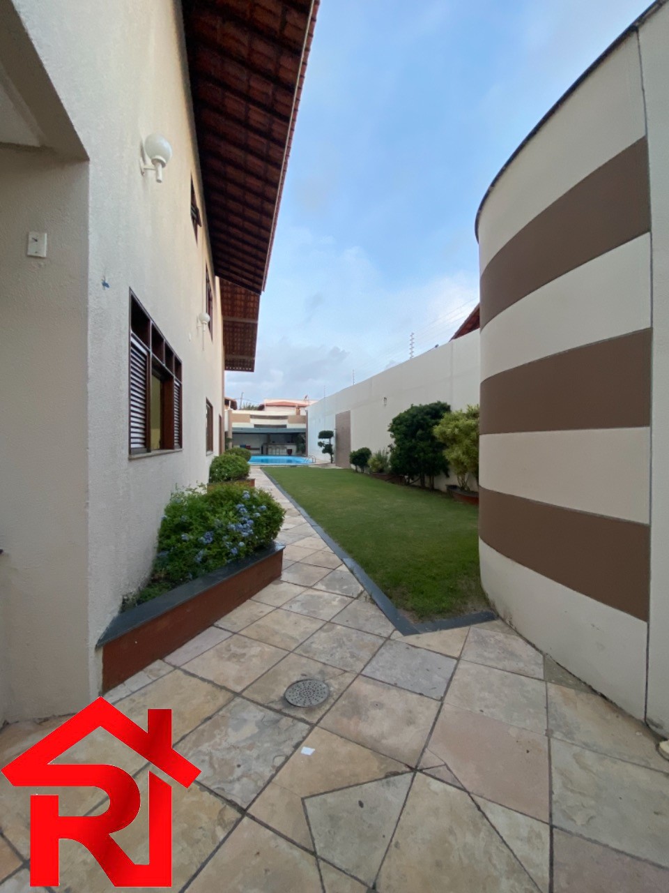 Casa à venda com 4 quartos, 1000m² - Foto 5