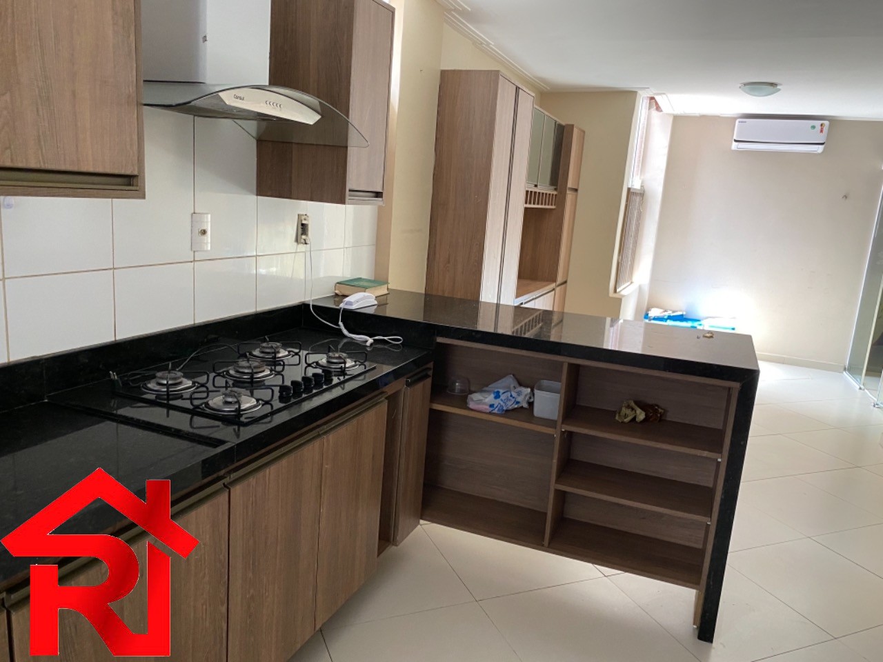 Apartamento para alugar com 4 quartos, 235m² - Foto 4