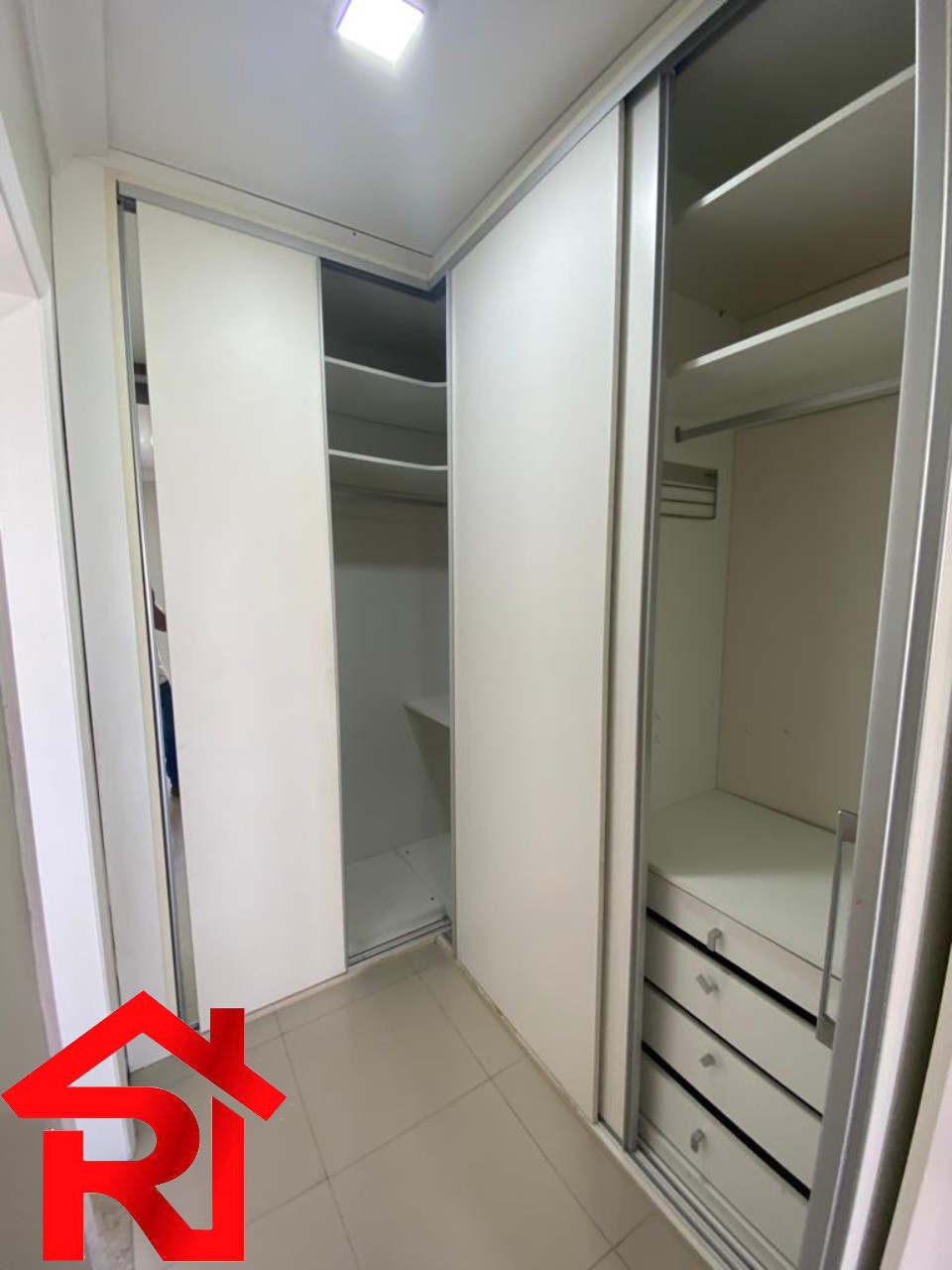 Apartamento à venda com 3 quartos, 156m² - Foto 8