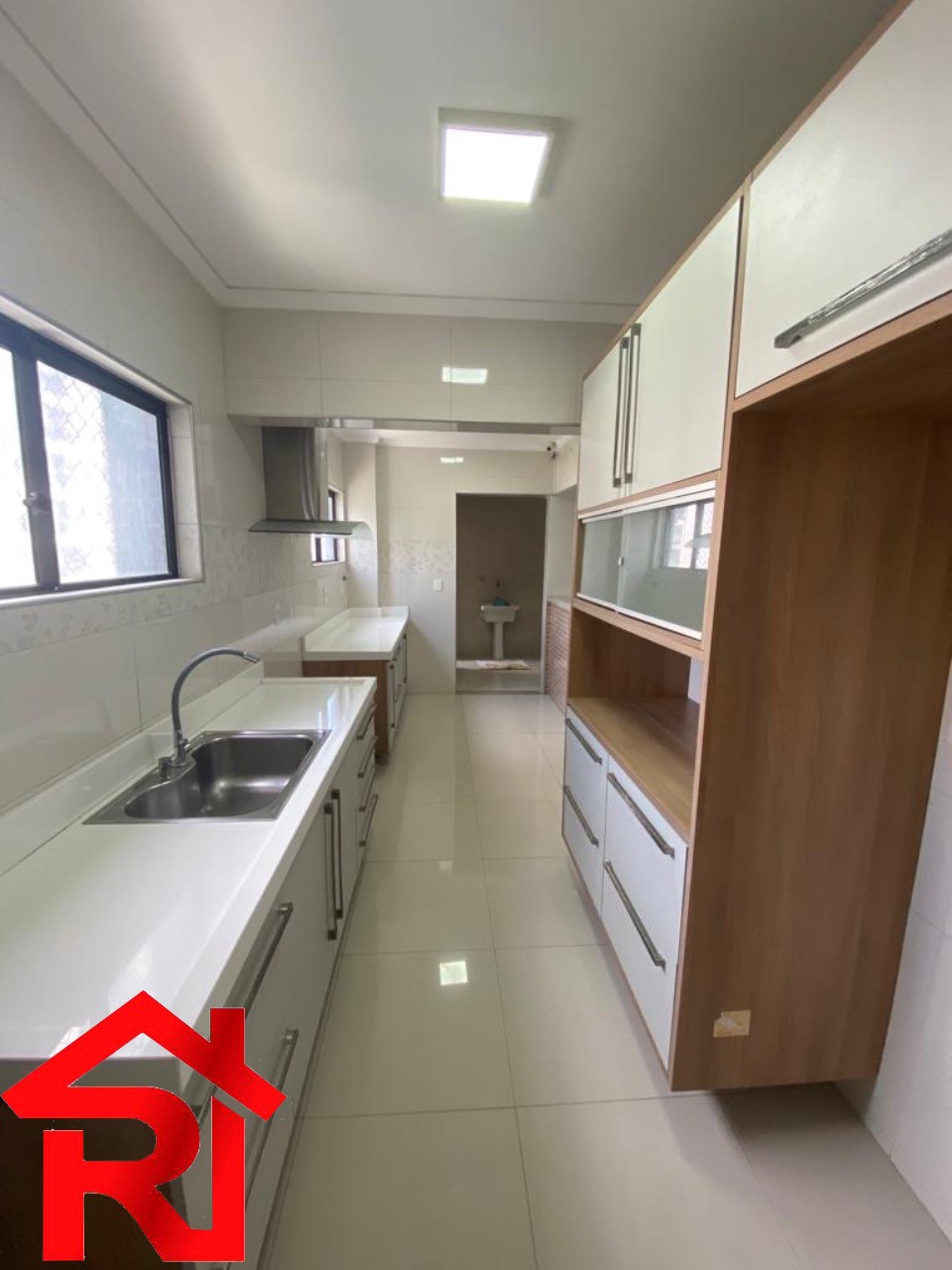 Apartamento à venda com 3 quartos, 156m² - Foto 4