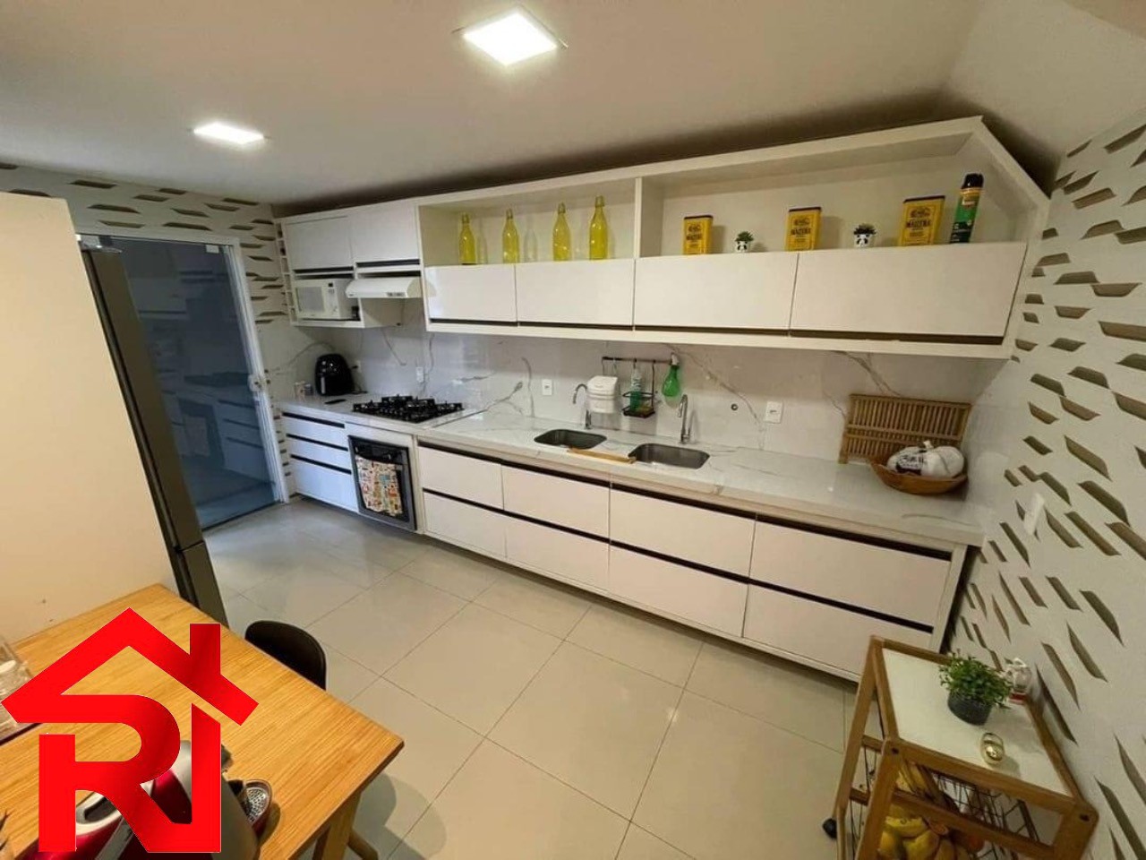 Casa à venda com 4 quartos, 350m² - Foto 9