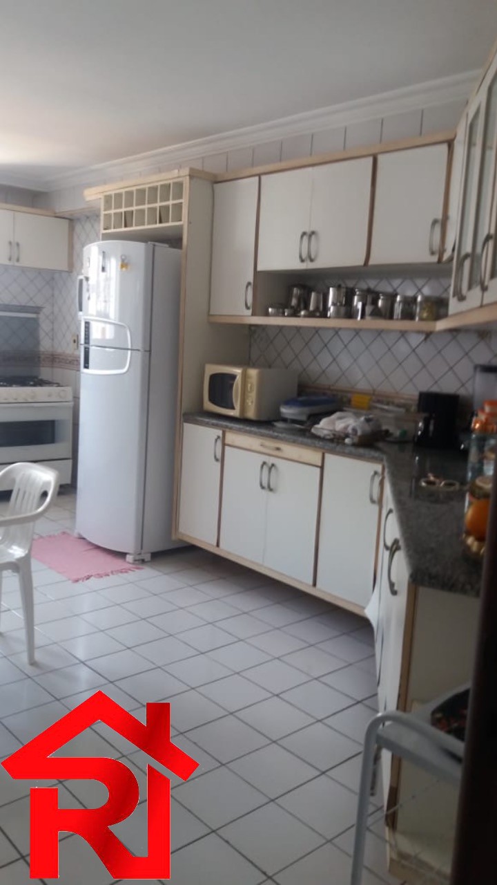 Apartamento à venda com 3 quartos, 186m² - Foto 10