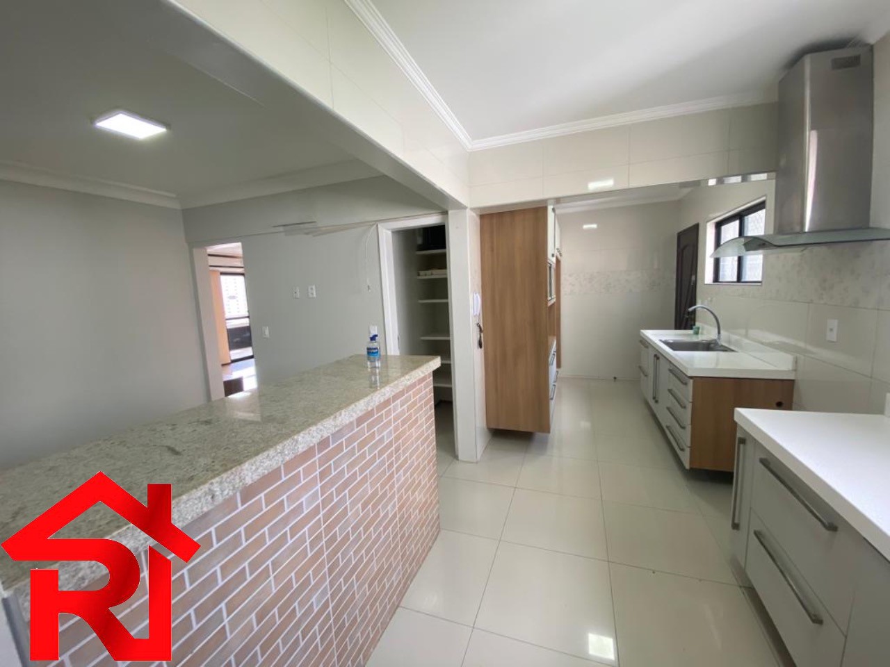 Apartamento à venda com 3 quartos, 156m² - Foto 18