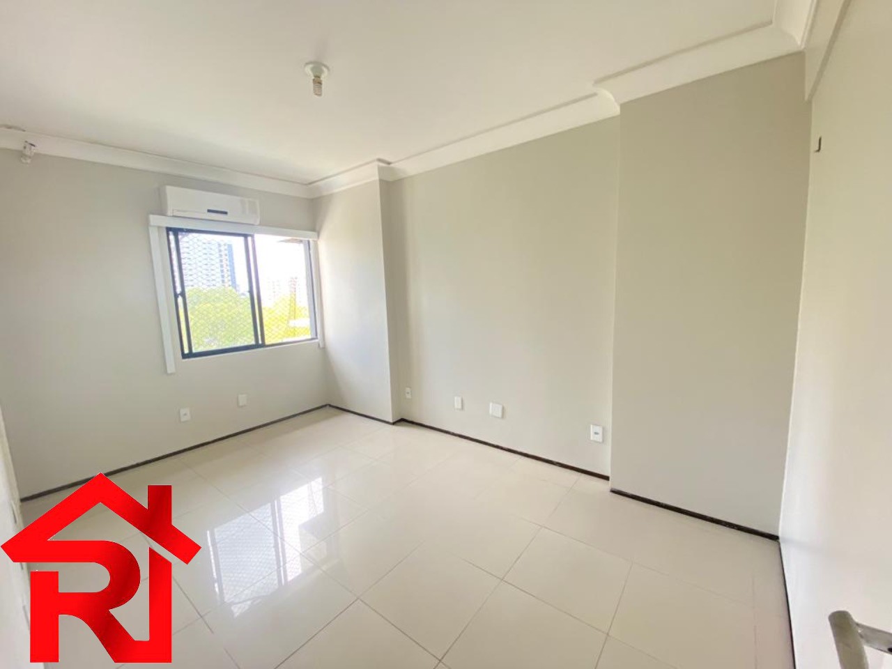 Apartamento à venda com 3 quartos, 156m² - Foto 6