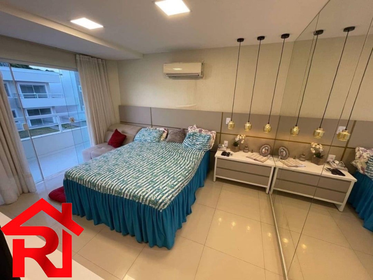 Casa à venda com 4 quartos, 350m² - Foto 4