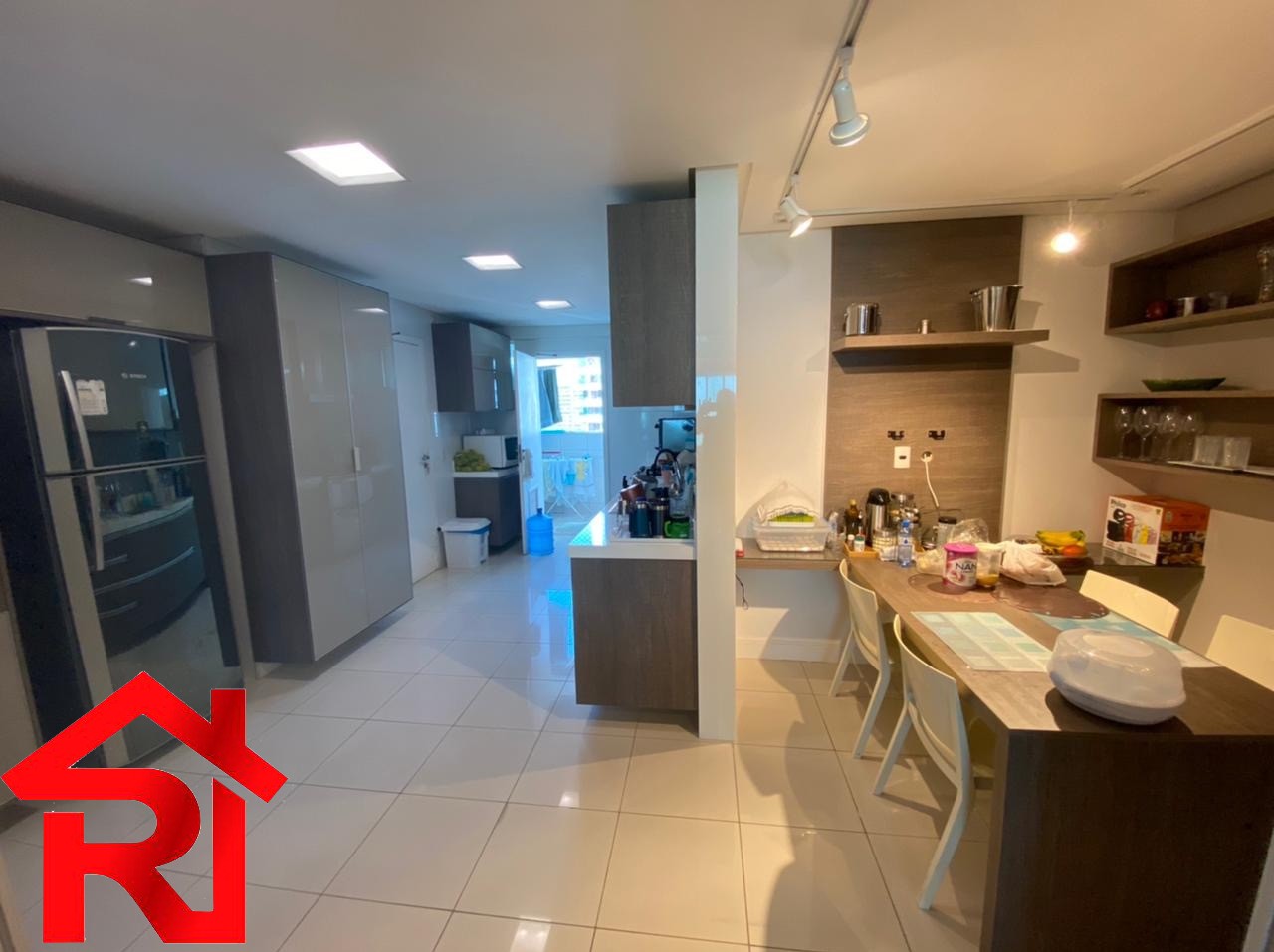 Apartamento à venda com 3 quartos, 193m² - Foto 5