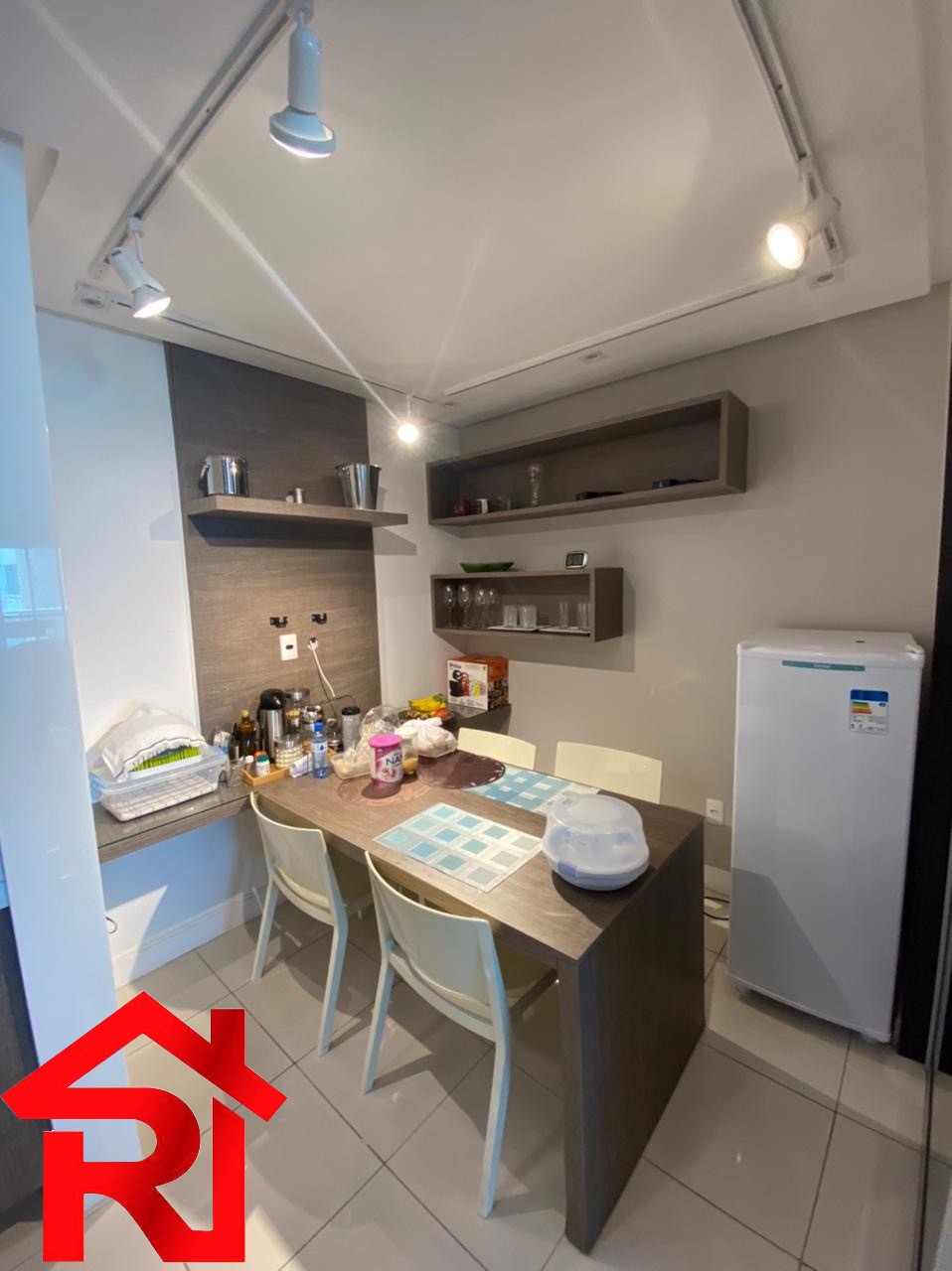 Apartamento à venda com 3 quartos, 193m² - Foto 8