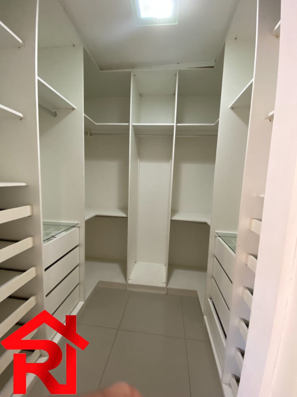 Apartamento para alugar com 3 quartos, 137m² - Foto 6