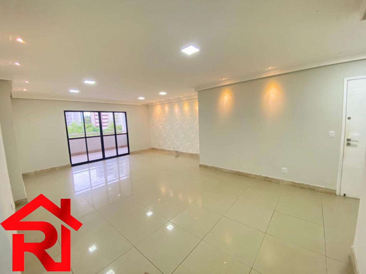 Apartamento à venda e aluguel com 4 quartos, 200m² - Foto 1