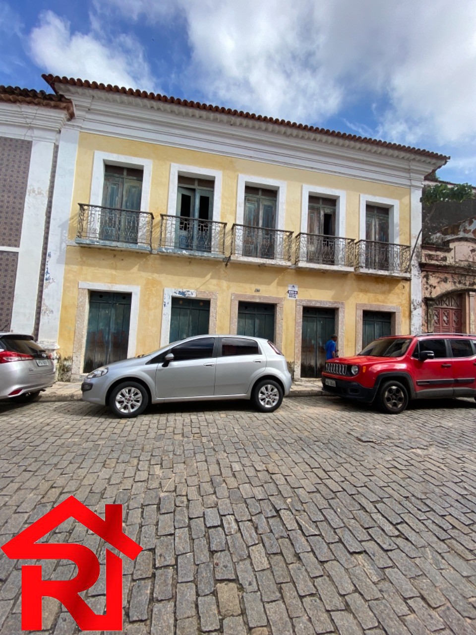 Casa à venda com 6 quartos, 470m² - Foto 1