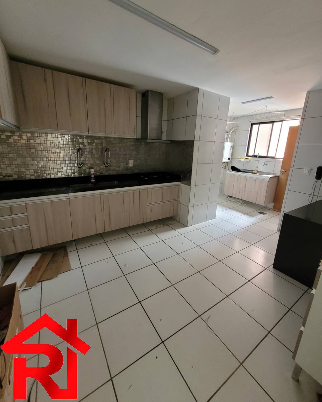 Apartamento para alugar com 4 quartos, 217m² - Foto 4