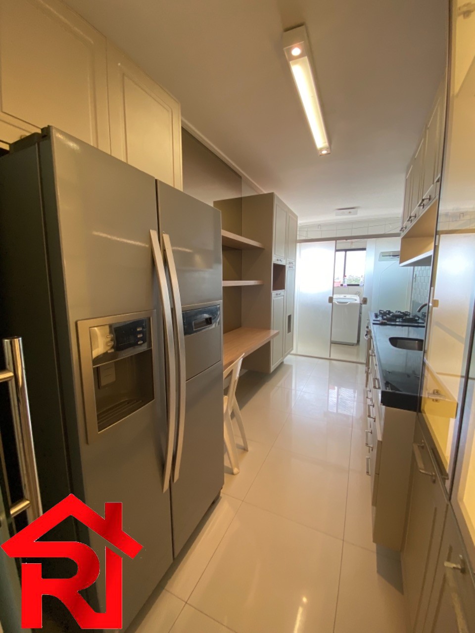 Apartamento para alugar com 3 quartos, 137m² - Foto 3