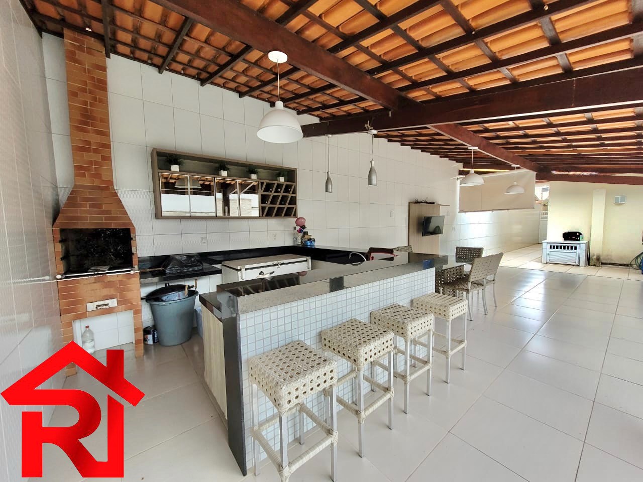 Casa à venda com 4 quartos, 450m² - Foto 4