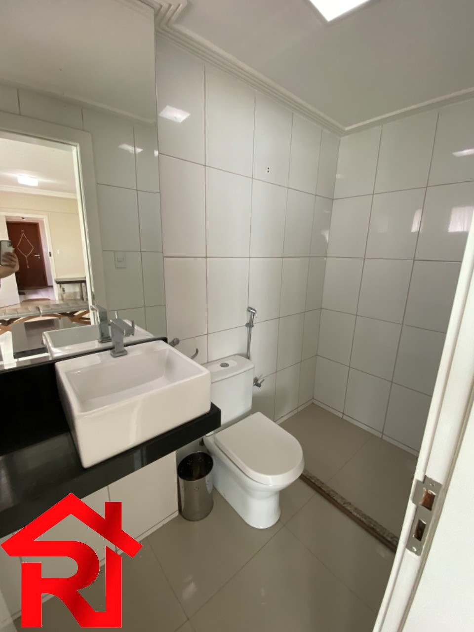 Apartamento para alugar com 3 quartos, 137m² - Foto 10