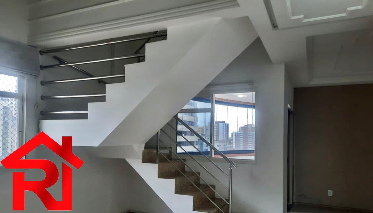 Cobertura à venda com 4 quartos, 240m² - Foto 1