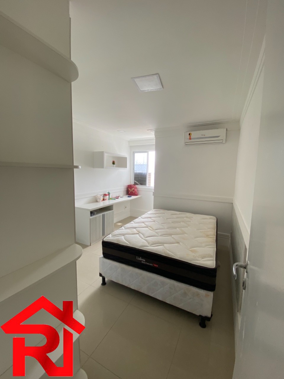 Apartamento à venda com 3 quartos, 136m² - Foto 13