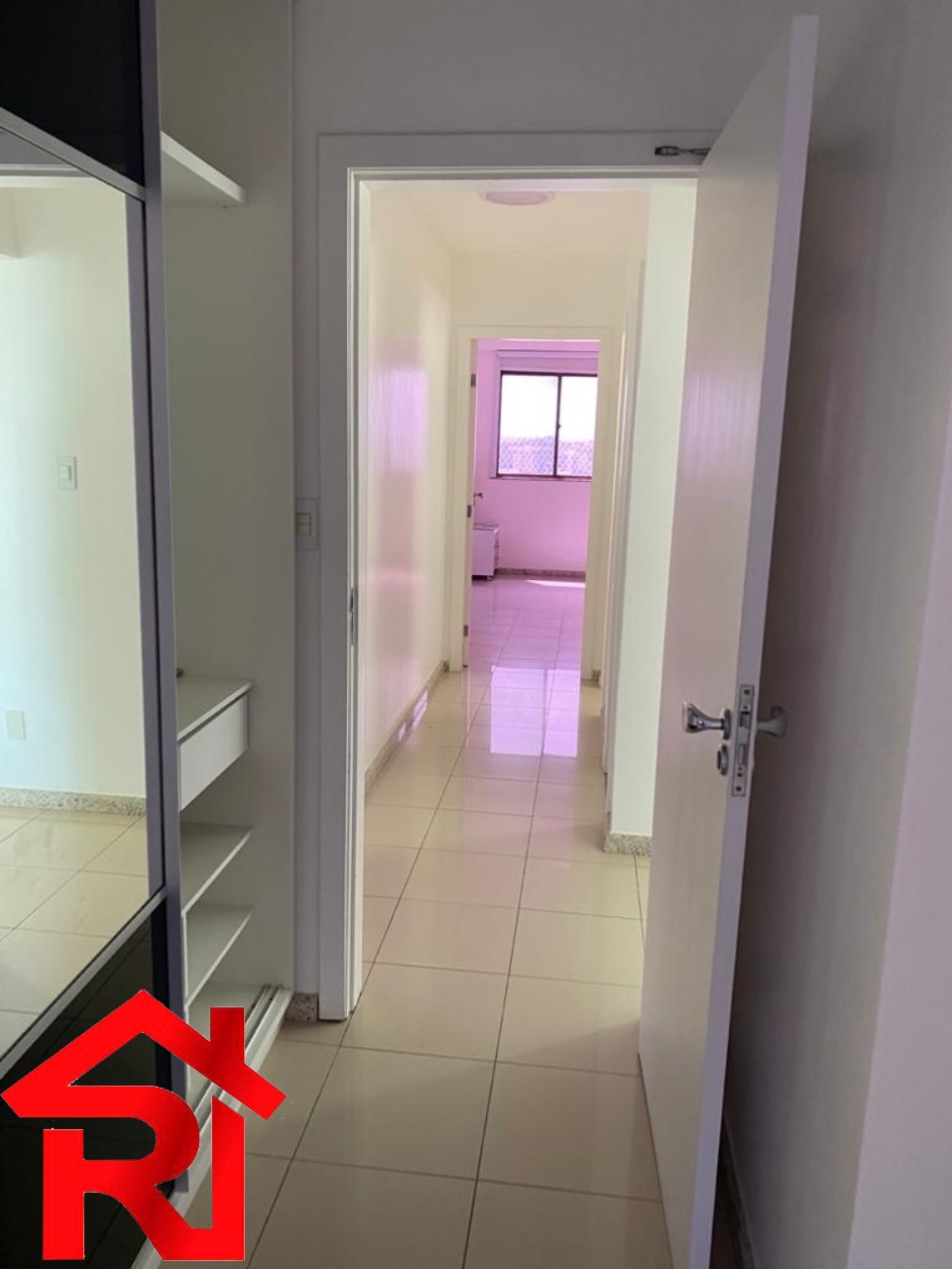 Apartamento à venda com 3 quartos, 156m² - Foto 9