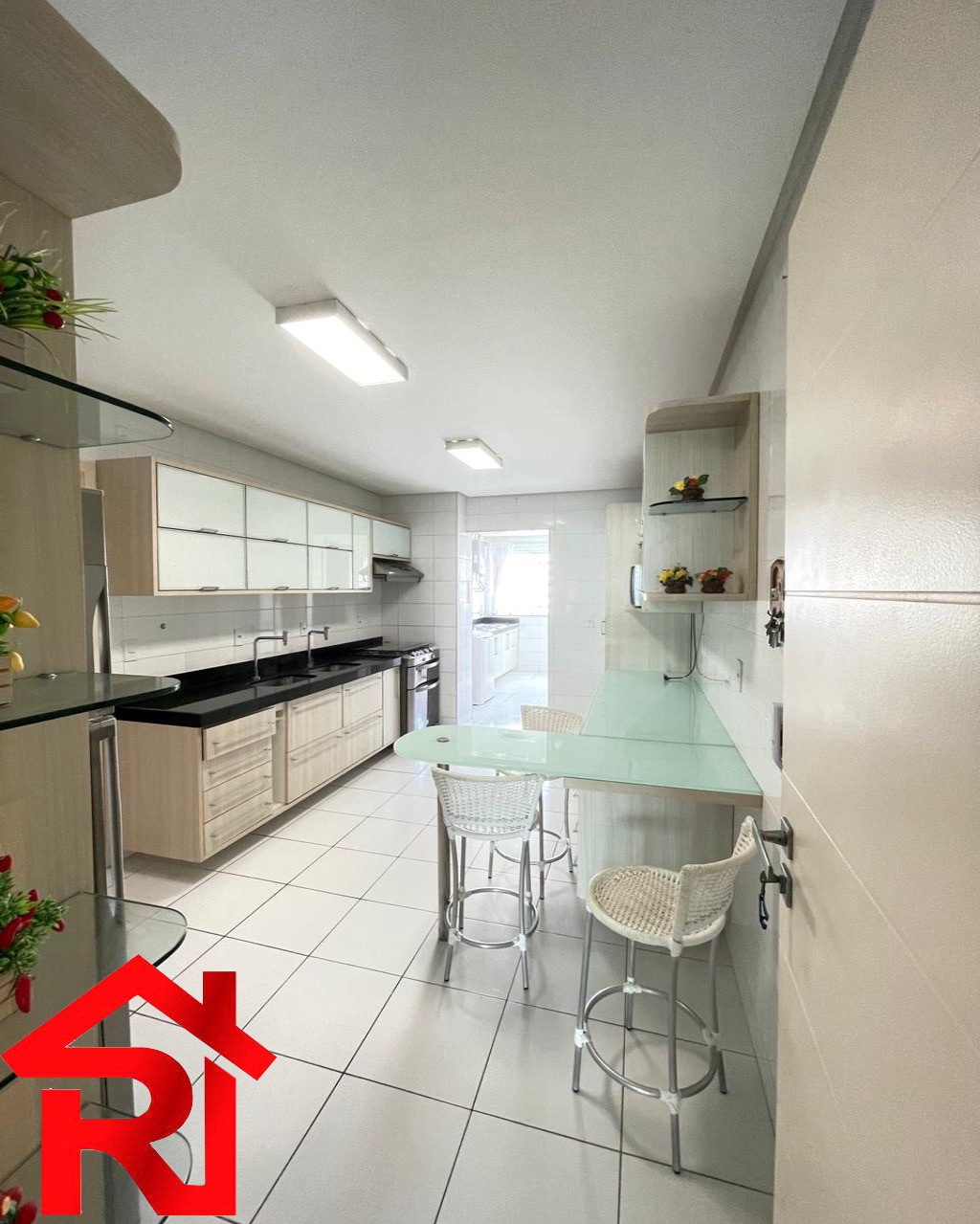 Apartamento para alugar com 4 quartos, 217m² - Foto 6