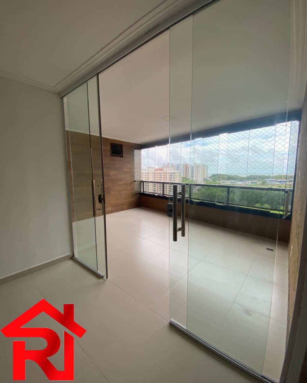 Apartamento para alugar com 4 quartos, 235m² - Foto 1