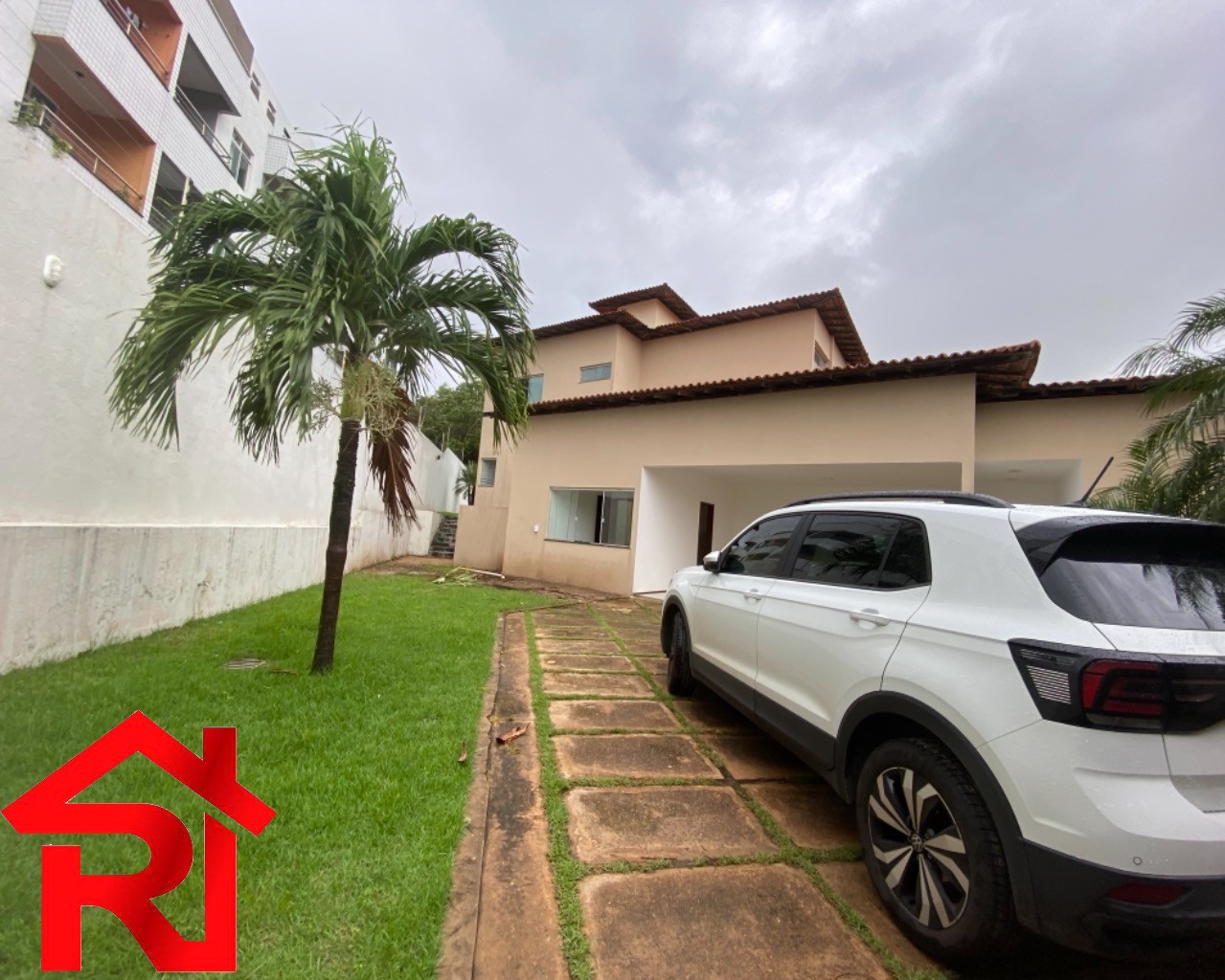 Casa à venda com 5 quartos, 800m² - Foto 1